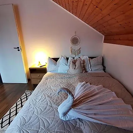 Meszi Vendeghaz Hotel 4*
