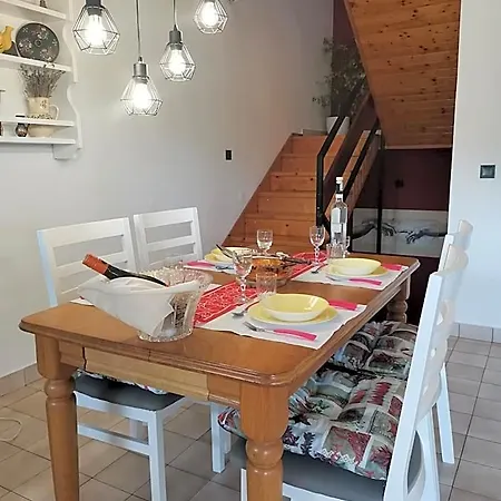 Meszi Vendeghaz
